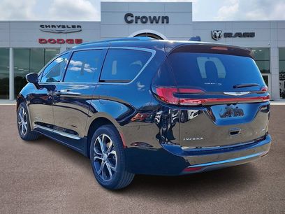 New 2026 Chrysler Pacifica Pinnacle