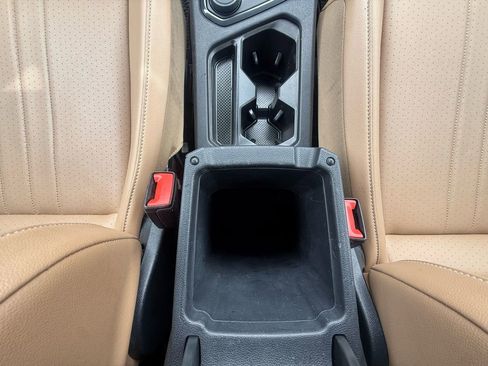 Used 2022 Volkswagen Tiguan SE w/ Panoramic Sunroof Package image 19