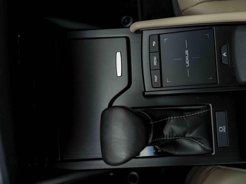 Used 2019 Lexus ES 350 w/ Premium Package image 29