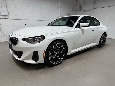 Used 2025 BMW 230i xDrive Coupe w/ M Sport Package AWD/4WD image 1