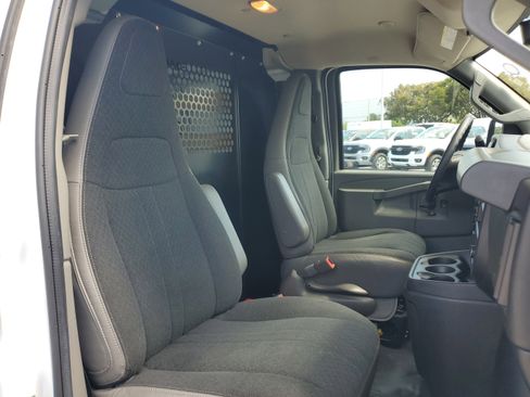 Used 2023 GMC Savana 2500 w/ Driver Convenience Package image 16