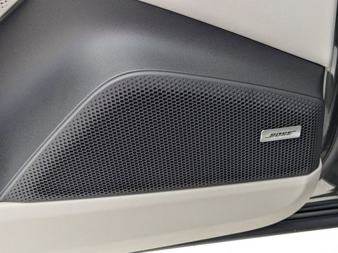 New 2025 Porsche Macan Electric image 15