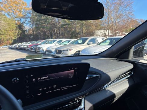 Used 2025 Buick Envista Sport Touring image 35