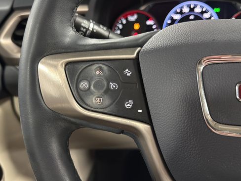 Used 2023 GMC Acadia Denali w/ Denali Ultimate Package image 25