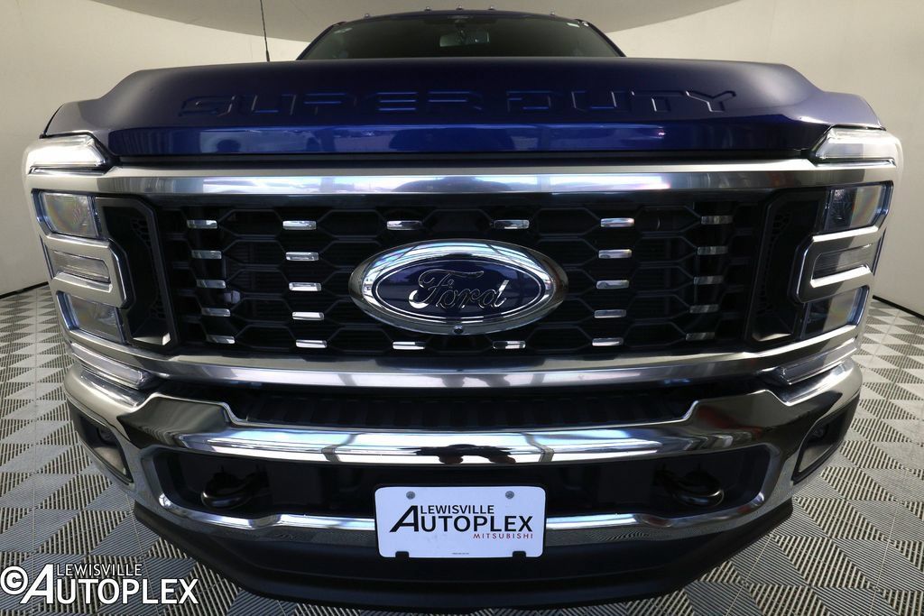 Used 2026 Ford F350 Lariat AWD/4WD image 2