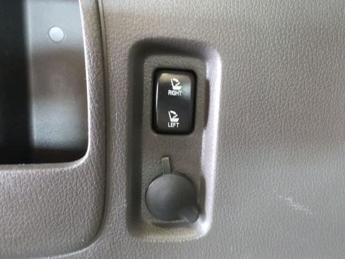 Used 2012 Ford Edge SEL FWD image 28