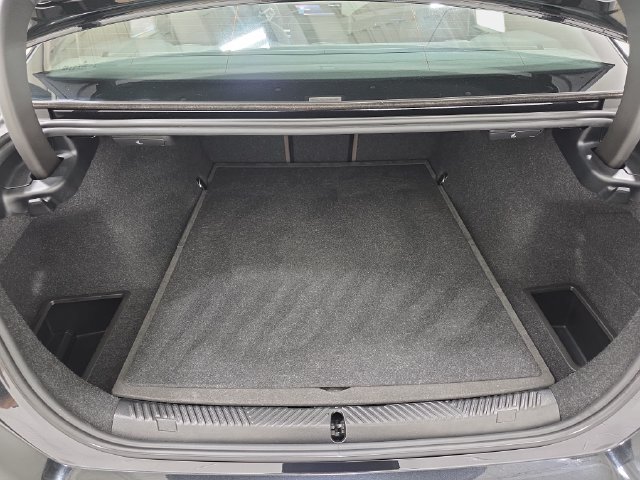 Certified 2024 BMW 530i xDrive w/ Executive Package AWD/4WD image 32