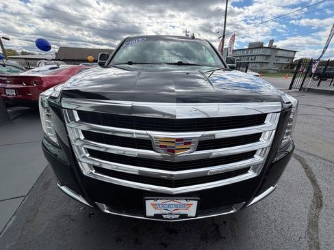 Used 2019 Cadillac Escalade Premium Luxury image 6