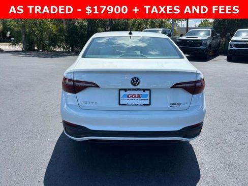 Used 2023 Volkswagen Jetta SE FWD image 5