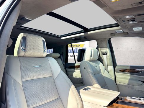 Used 2024 Cadillac Escalade Sport Platinum AWD/4WD image 7