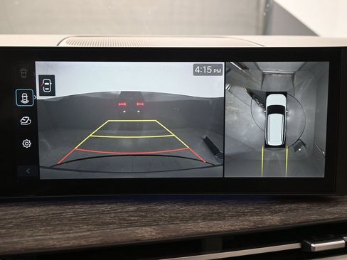 Used 2024 Hyundai Santa Fe Limited image 11