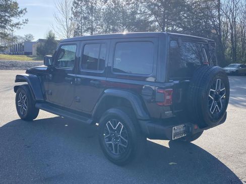New 2026 Jeep Wrangler Unlimited Sahara AWD/4WD image 5