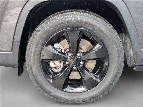 Certified 2020 Jeep Cherokee Altitude image 20