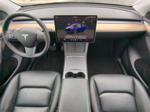 Used 2023 Tesla Model Y Long Range image 18