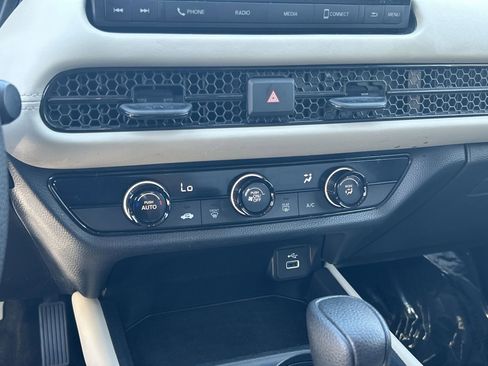 Used 2024 Honda HR-V LX image 16