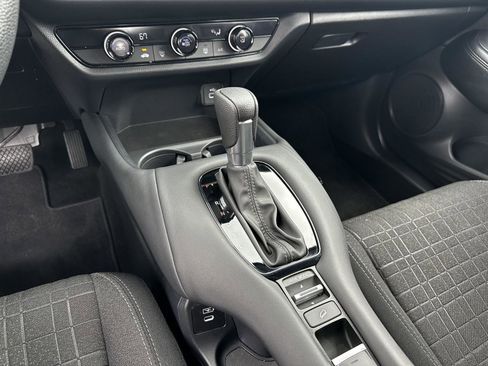 Certified 2025 Honda HR-V LX image 17