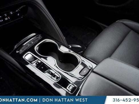 Used 2023 Buick Envision Essence image 15