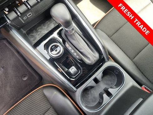 Used 2024 GMC Canyon AT4 w/ Technology Package AWD/4WD image 18