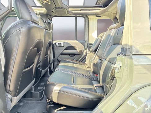 Used 2022 Jeep Wrangler Unlimited Sahara AWD/4WD image 20