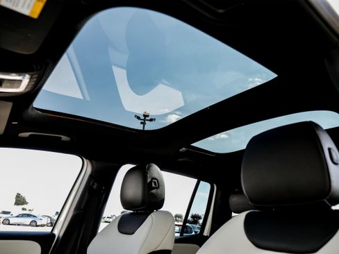 Used 2021 Mercedes-Benz GLB 35 AMG GLB 35 AMG image 4