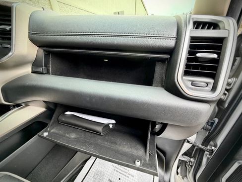 Used 2019 RAM 1500 Laramie AWD/4WD image 43