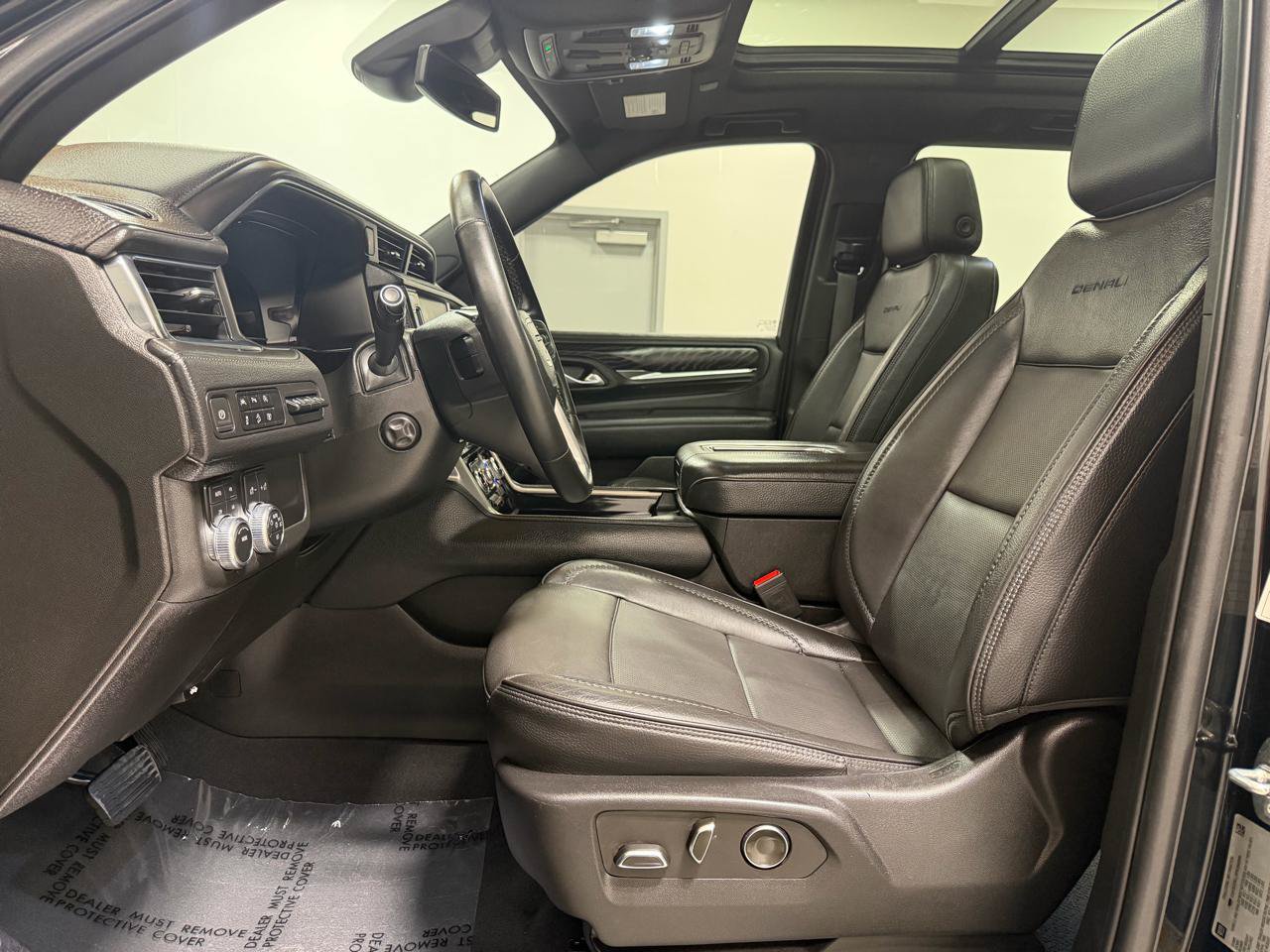 Used 2023 GMC Yukon Denali AWD/4WD image 10
