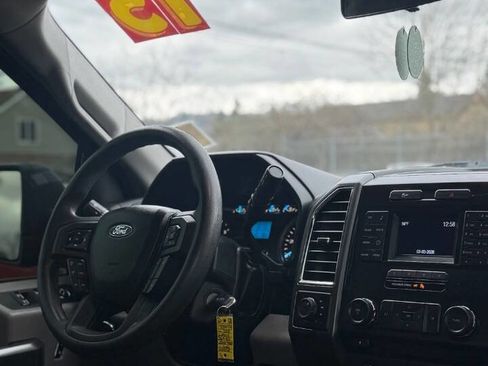 Used 2015 Ford F150 XLT image 3