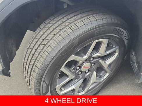 Used 2023 GMC Sierra 1500 SLT w/ SLT Premium Plus Package AWD/4WD image 32
