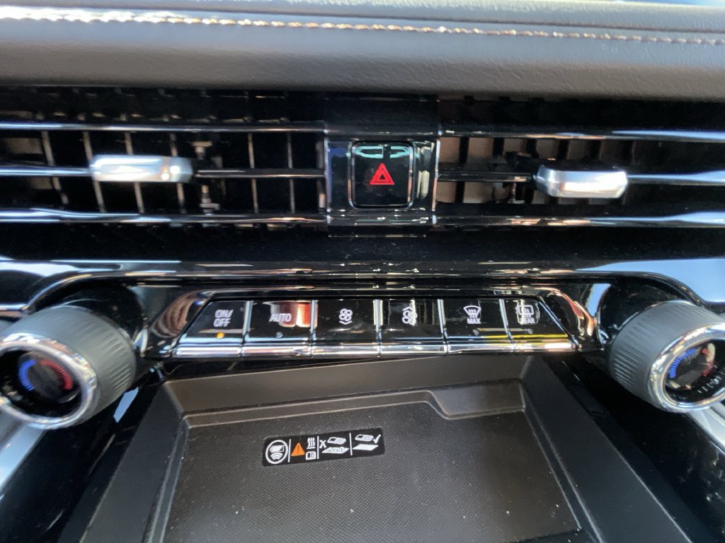 Used 2026 Chevrolet Tahoe High Country AWD/4WD image 35
