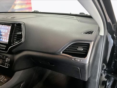 Used 2020 Jeep Cherokee Limited image 20