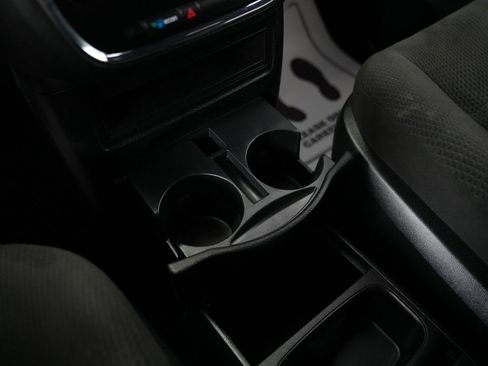 Used 2015 Dodge Grand Caravan SE image 22