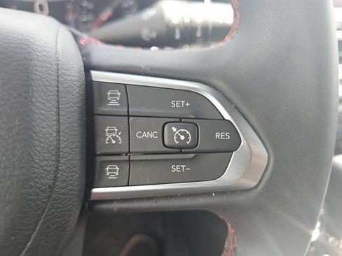 Used 2025 Jeep Compass Trailhawk AWD/4WD image 29