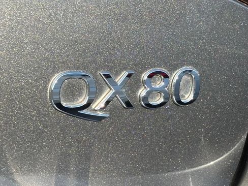 Used 2017 INFINITI QX80 2WD w/ Driver Assistance Package image 5