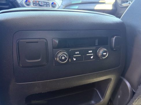 Used 2015 GMC Yukon SLT AWD/4WD image 20