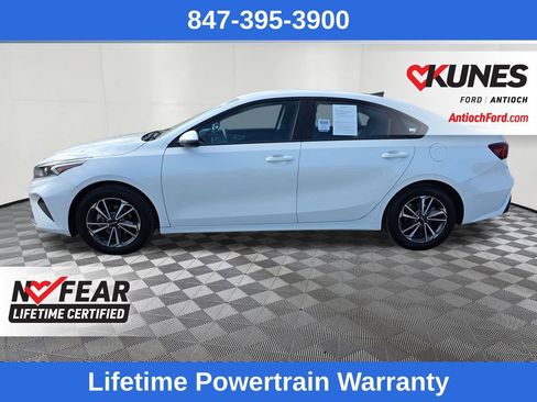 Used 2023 Kia Forte LXS w/ LXS Technology Package image 4