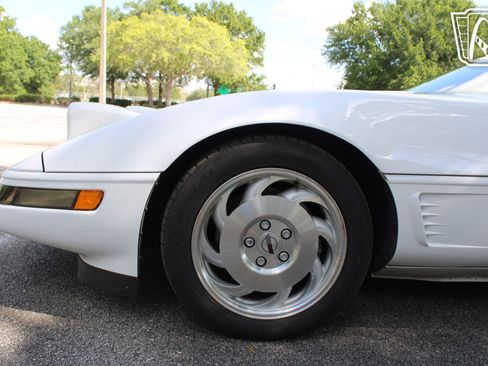 Used 1995 Chevrolet Corvette Convertible RWD image 28
