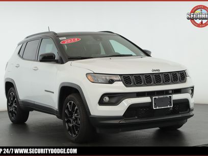 Used 2024 Jeep Compass Latitude w/ Sun and Sound Group