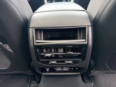 Used 2023 Jeep Grand Cherokee Limited image 26