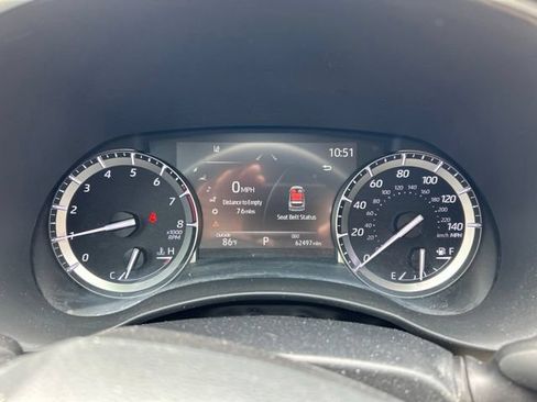 Used 2022 Toyota Highlander Limited FWD image 17