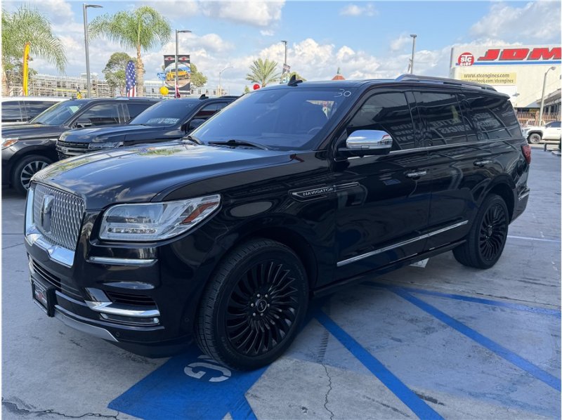 Used 2019 Lincoln Navigator Black Label AWD/4WD image 3