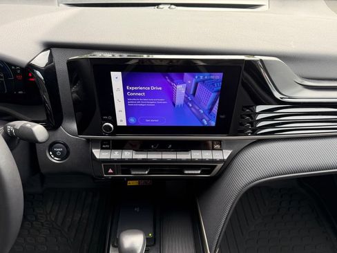Certified 2025 Toyota Camry SE FWD image 18