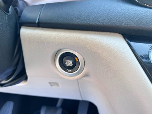 Used 2017 Chrysler Pacifica Touring Plus w/ Tire & Wheel Group image 12