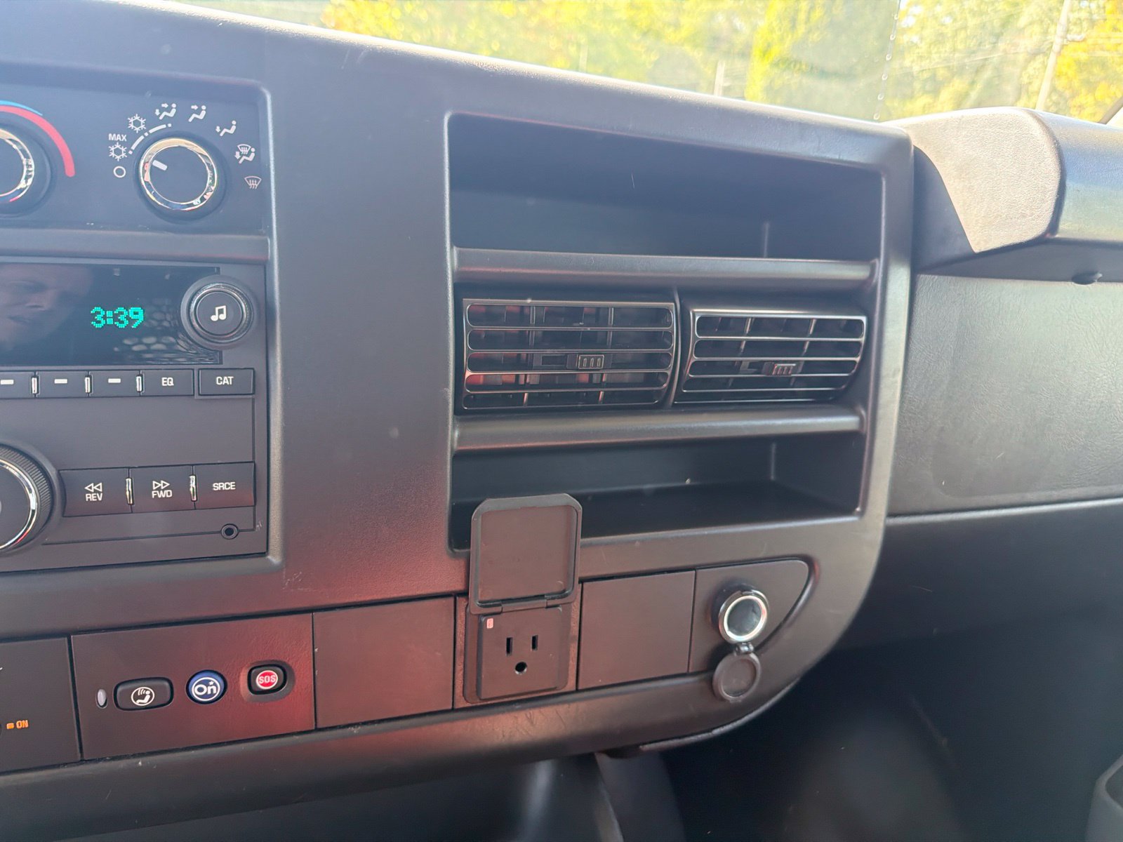 Used 2025 Chevrolet Express 2500 w/ Driver Convenience Package RWD image 16