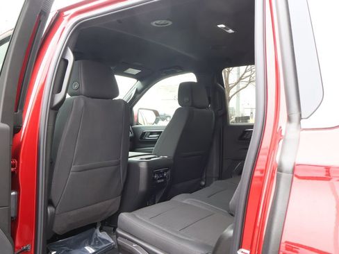 New 2026 Chevrolet Suburban LS image 34