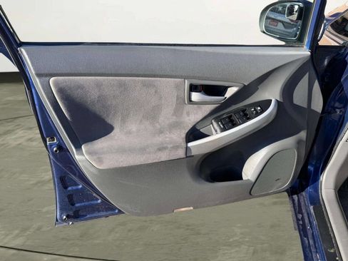 Used 2011 Toyota Prius Five image 12