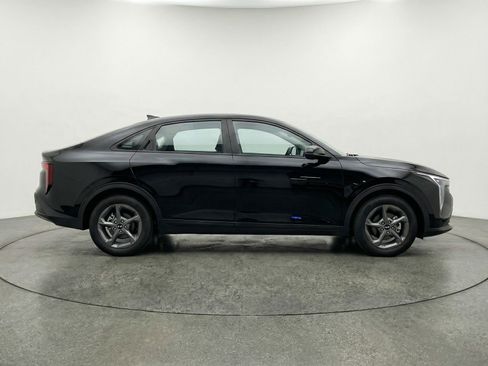 Used 2025 Kia K4 LXS image 11
