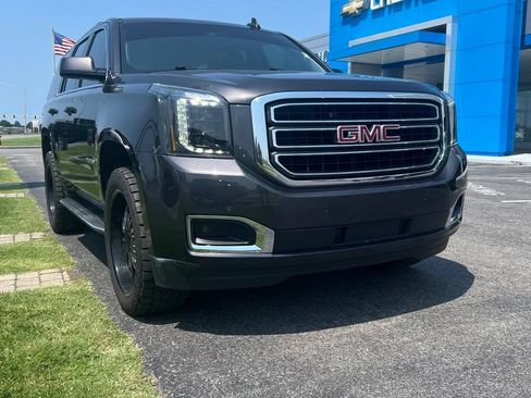 Used 2018 GMC Yukon SLT AWD/4WD image 1