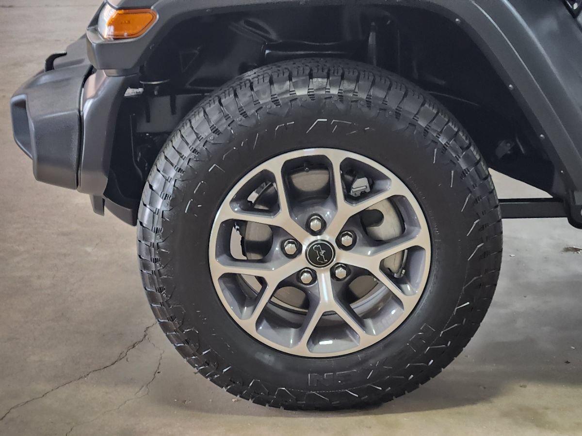 Used 2025 Jeep Wrangler Unlimited Sport AWD/4WD image 27