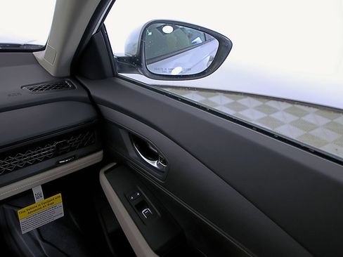 Used 2025 Honda Accord LX image 18