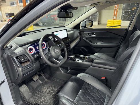 Used 2024 Nissan Rogue Platinum w/ Platinum Premium Package image 31